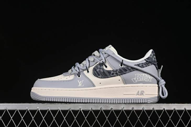 Picture of Air Force 1 _SKUfw19954377573544754fw